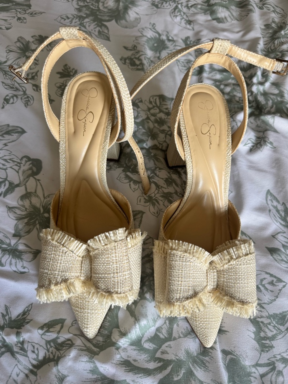 Jessica Simpson Ivory Pointed-Toe Bow Block Heel Sandals
